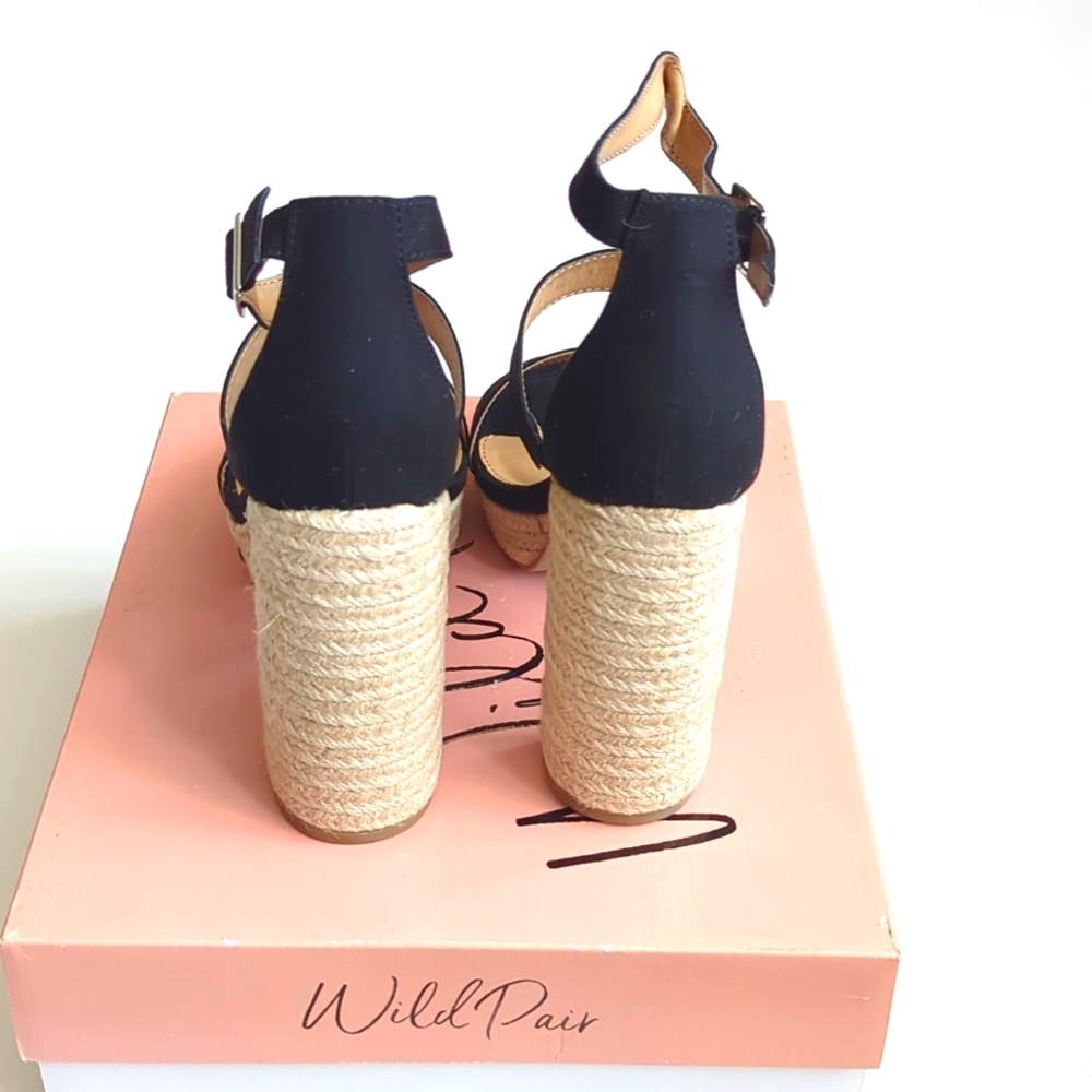 Wild Pair Yamina Platform Dress Sandals - Picture 4 of 5